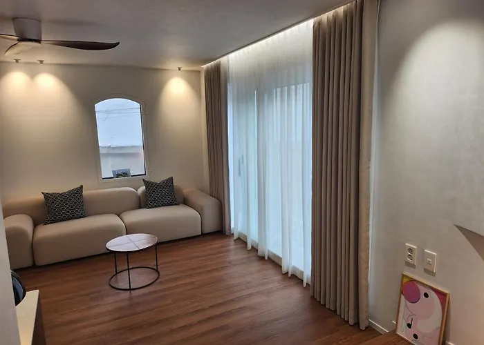 New Serene Hongdae Gardensuite, 5min From Arex 아파트 *