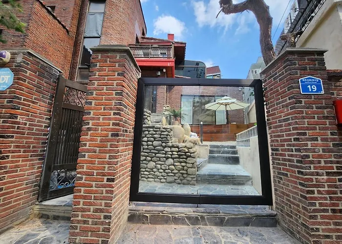 New Serene Hongdae Gardensuite, 5min From Arex 서울특별시