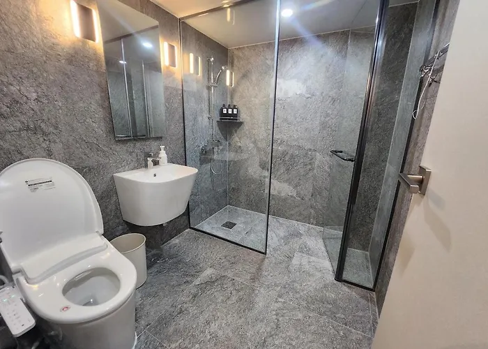 New Serene Hongdae Gardensuite, 5min From Arex
