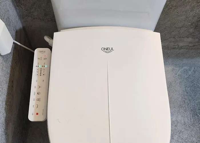 New Serene Hongdae Gardensuite, 5min From Arex 아파트 서울특별시