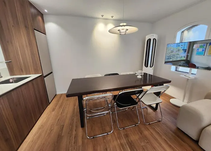 New Serene Hongdae Gardensuite, 5min From Arex 아파트 서울특별시
