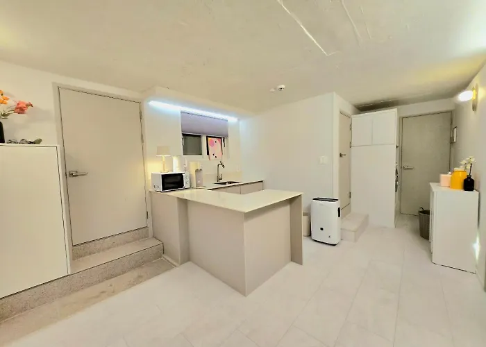 New Serene Hongdae Gardensuite, 5min From Arex 서울특별시