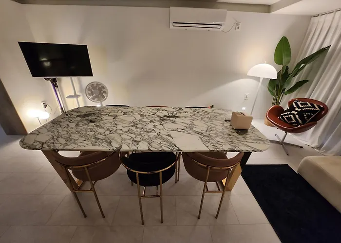 New Serene Hongdae Gardensuite, 5min From Arex 아파트 서울특별시